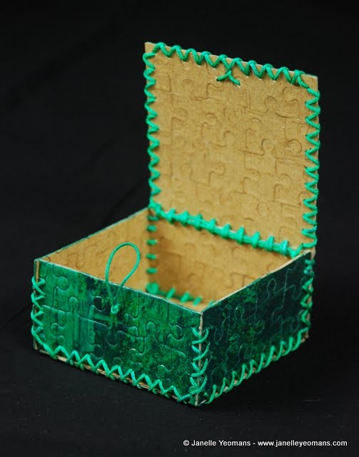 green box with open lid